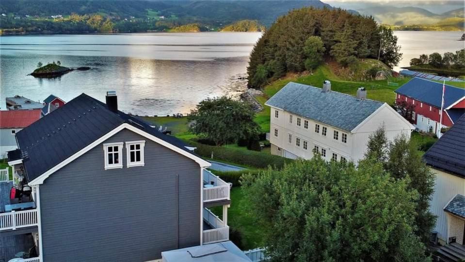 Ola Bua Near The Atlantic Road Apartman Lyngstad Kültér fotó