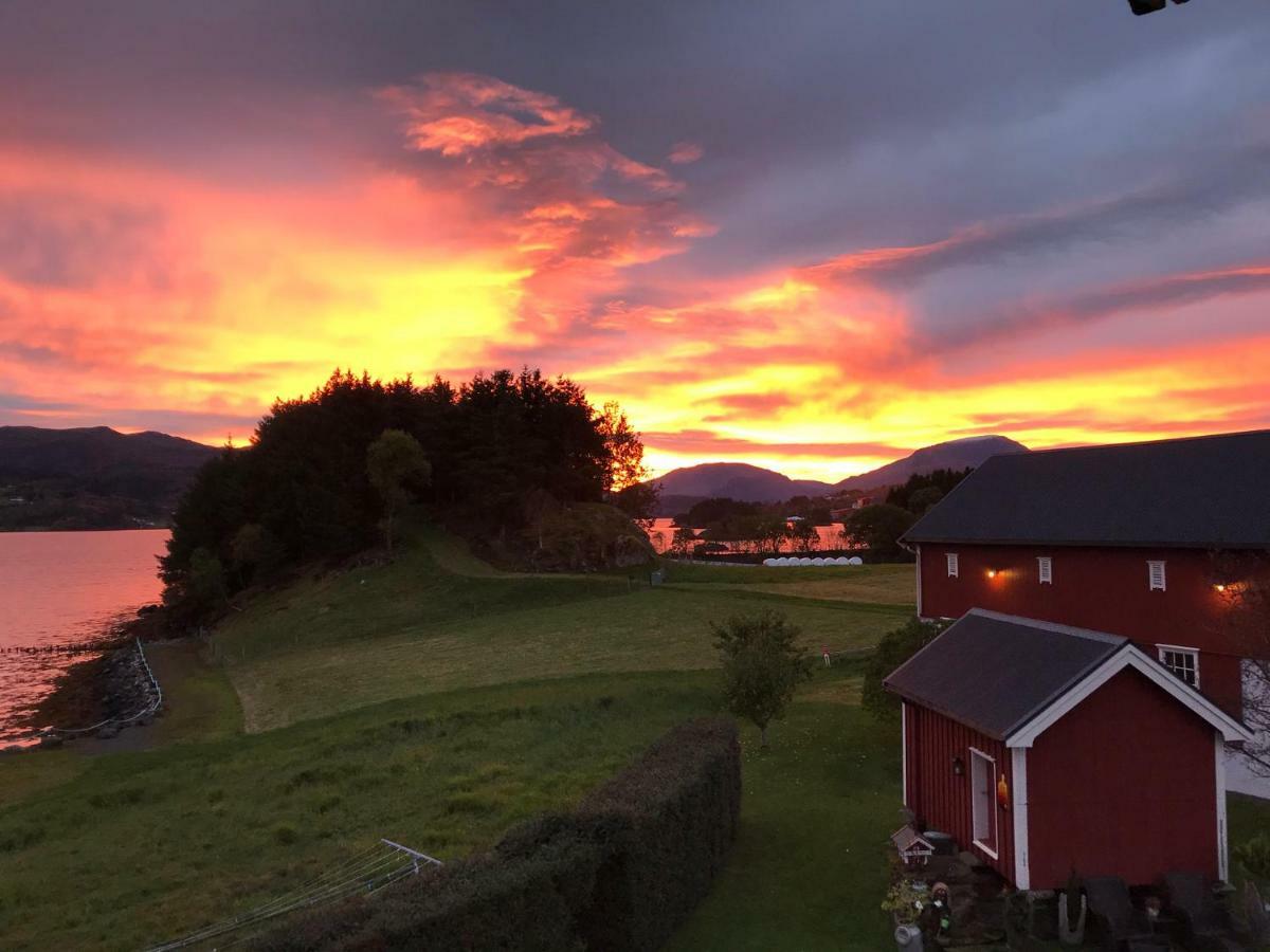 Ola Bua Near The Atlantic Road Apartman Lyngstad Kültér fotó
